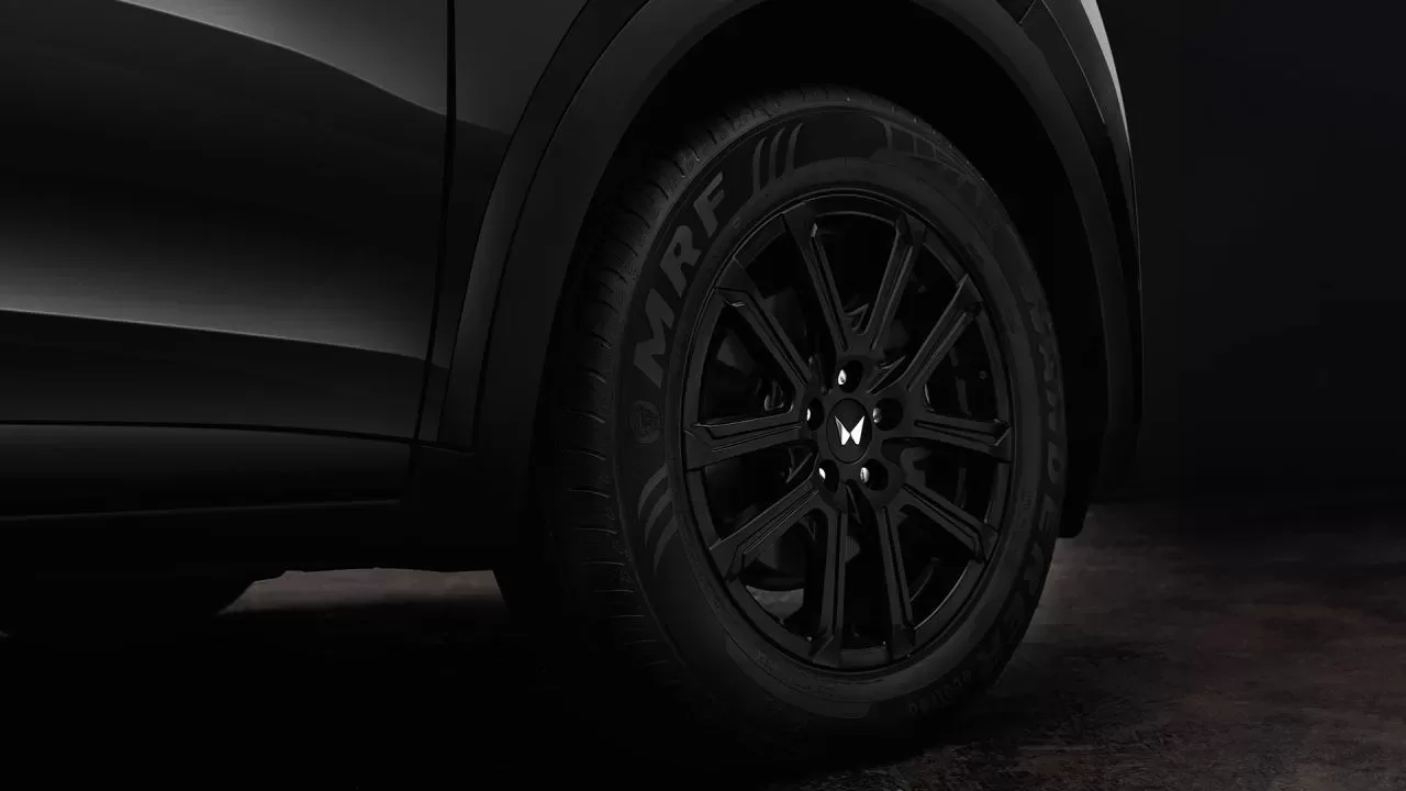 2024 Mahindra XUV700 Tyre